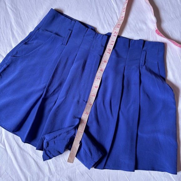 Juicy Couture Indigo 100% Silk High-waisted lightweight shorts - Picture 5 of 6